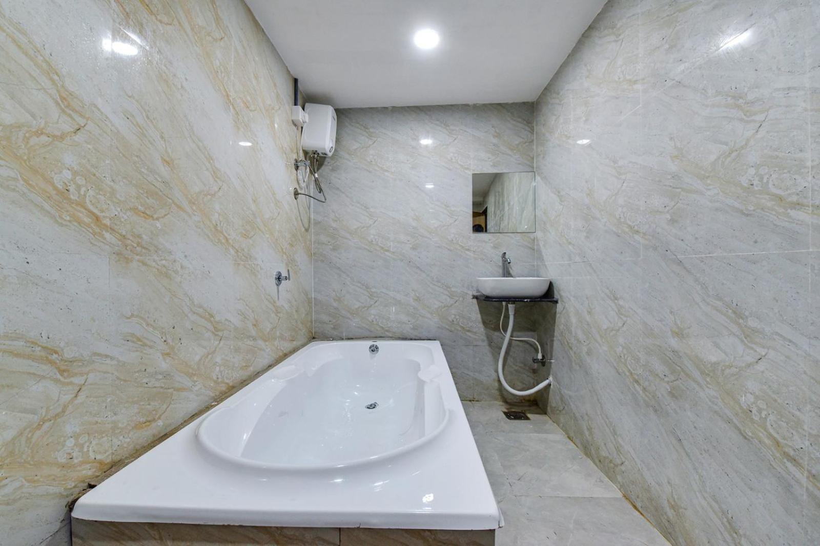 Hotel Green Tree Ahmedabad Exterior photo